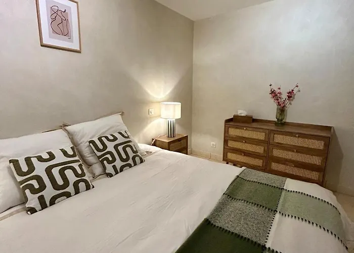 شقة Hypercentre - 85m2 - 2 Salles De Bain - Cour Privee Uzès