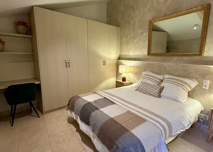 דירה Hypercentre - 85m2 - 2 Salles De Bain - Cour Privee Uzès